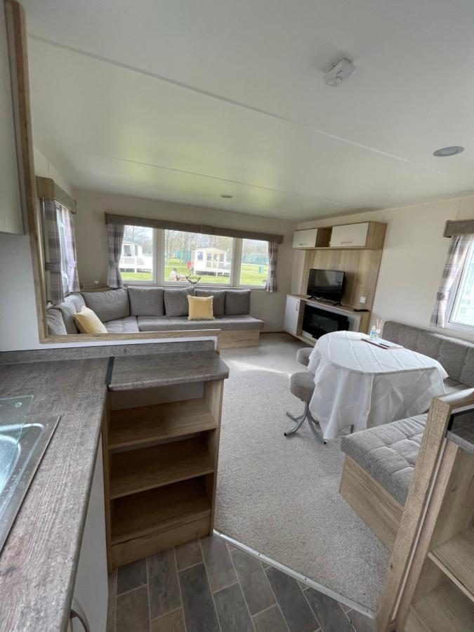 Beautiful 3-Bed Caravan Situated On Lakeland Haven Grange-over-Sands Exteriör bild