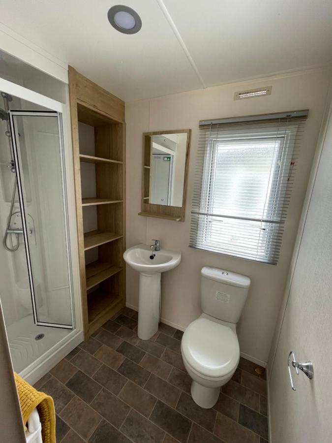 Beautiful 3-Bed Caravan Situated On Lakeland Haven Grange-over-Sands Exteriör bild